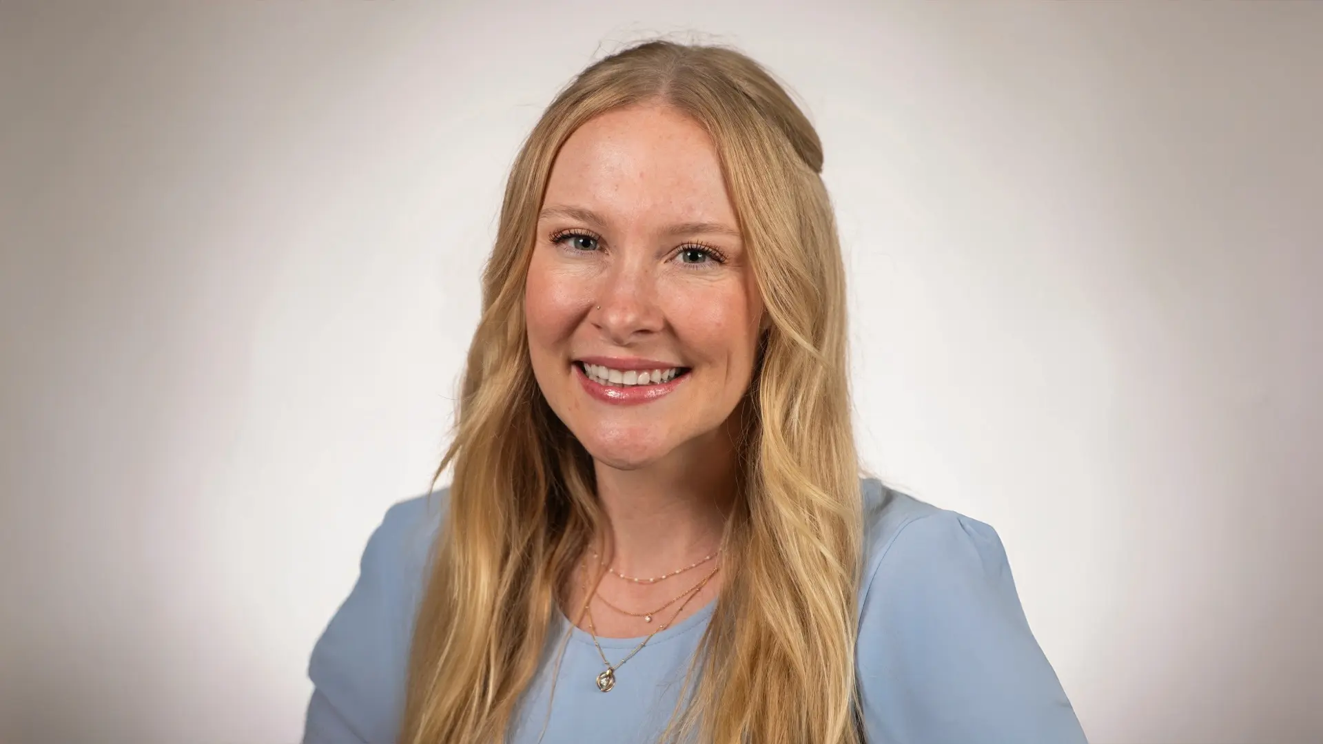 Dr. Sarah Gencarella McCabe portrait photo.