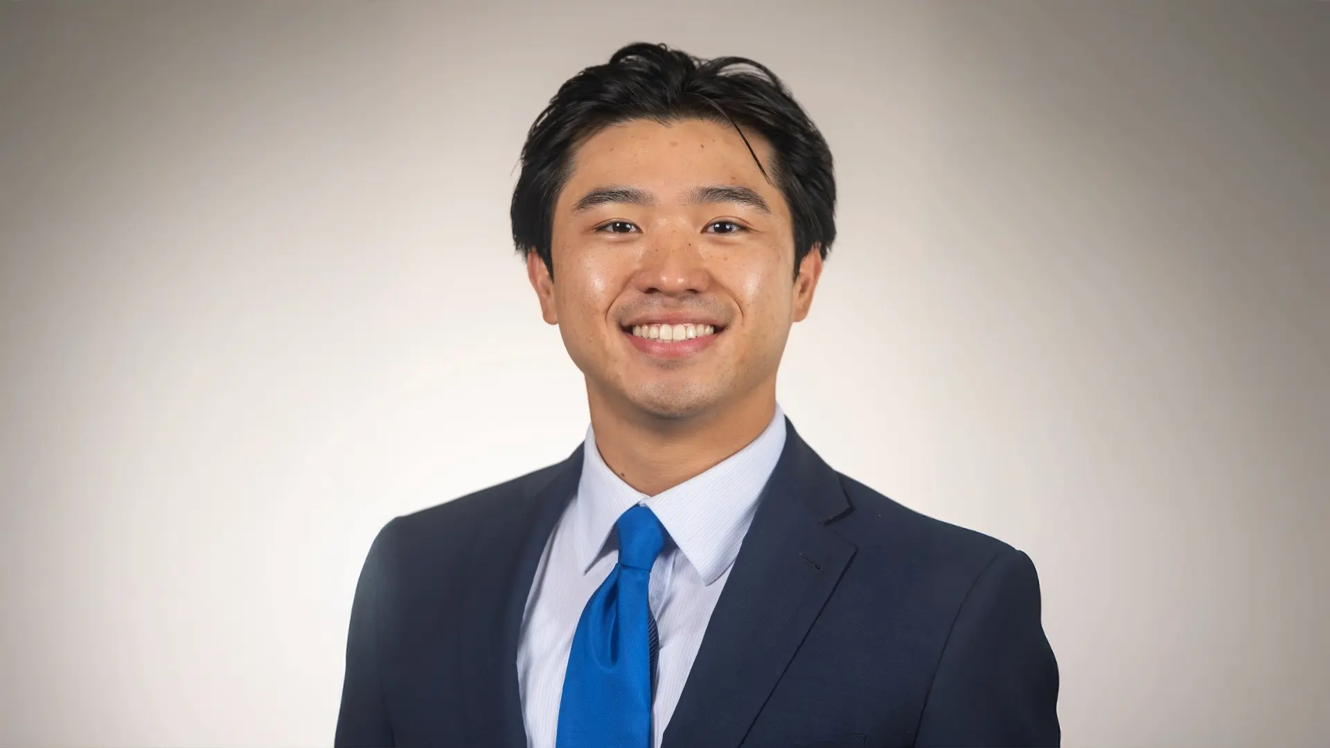Portrait photo of Dr. Jason Nguyen.